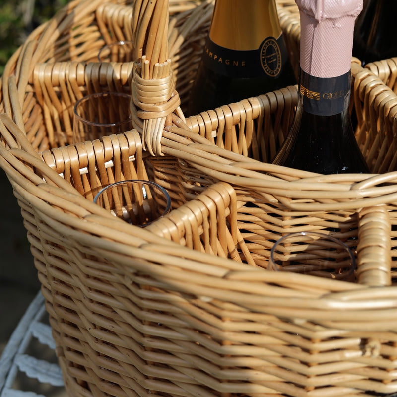 Party Basket with 12 Champagne Flutes